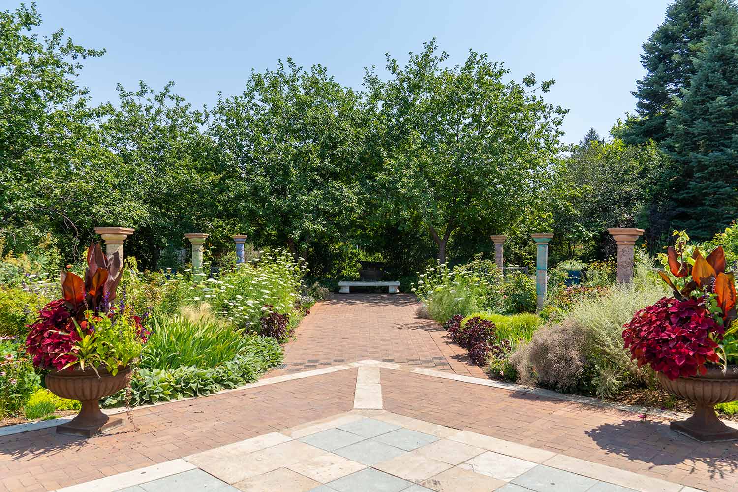 Schlessman Plaza, Denver Botanic Gardens, Colorado, United States